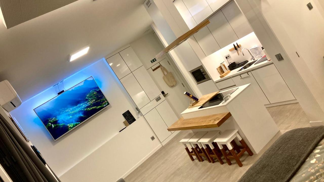 Cristalia,Roof Terrace In City Center, Garage, Netflix 75Inch Tv Funchal  Exterior foto