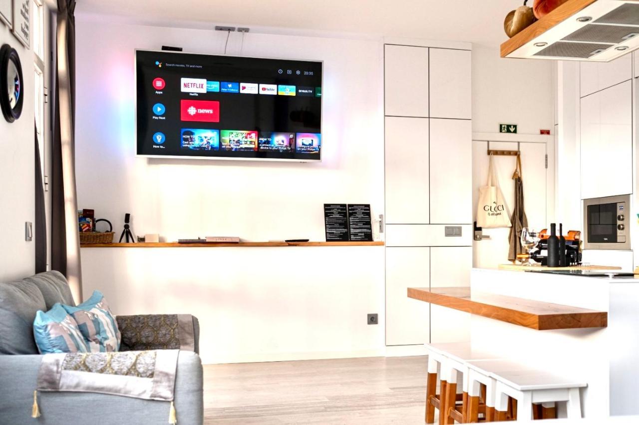 Cristalia,Roof Terrace In City Center, Garage, Netflix 75Inch Tv Funchal  Exterior foto